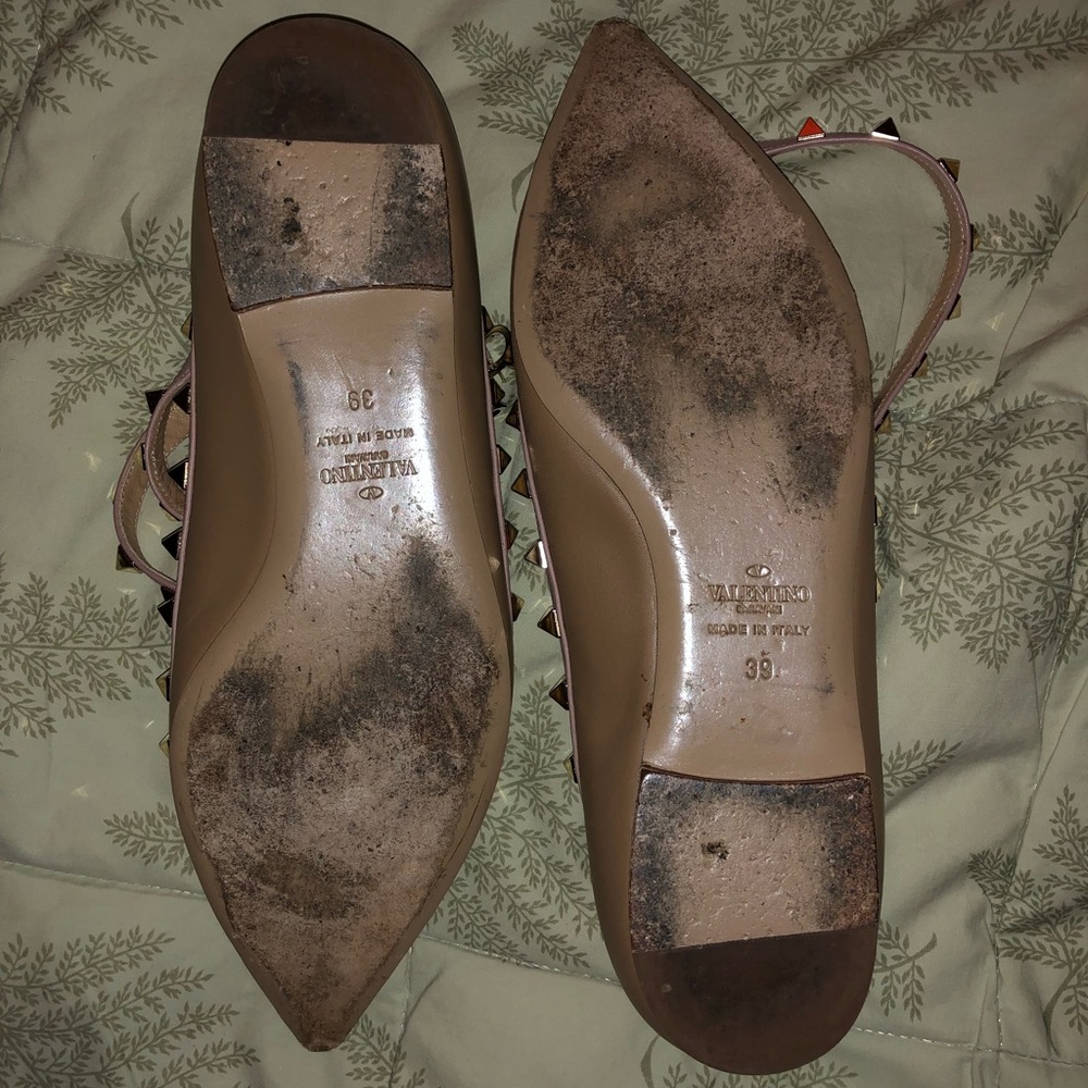 ✨VALENTINO✨ Beige Garavani Rockstud Flats - Picture 2 of 5